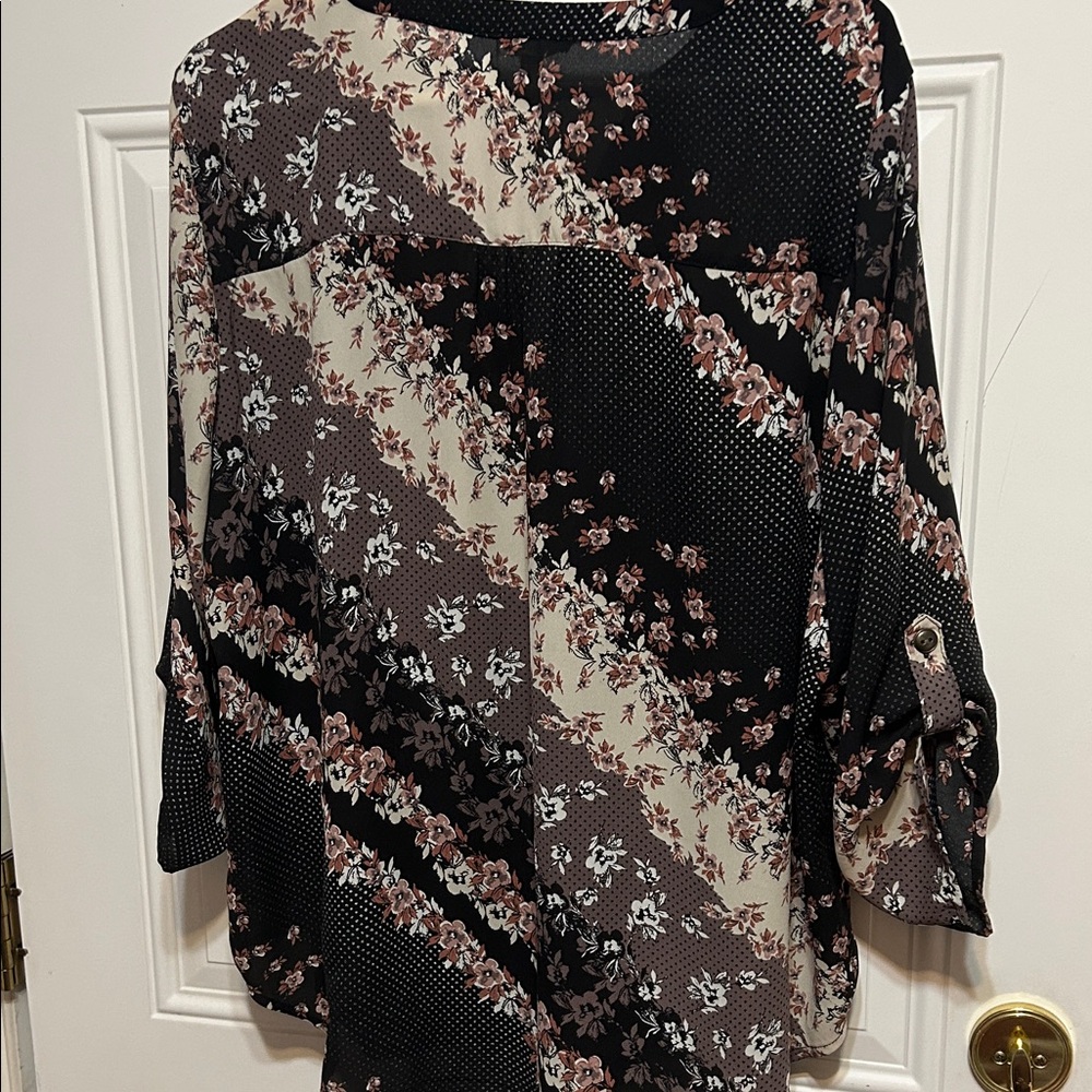 Floral Patterned Women's Top - Picture 2 of 9